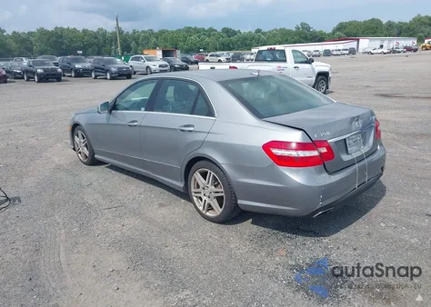 2010 Mercedes-Benz E 350 4Matic z USA, uszkodzony, nr VIN WDDHF8HBXAA100579